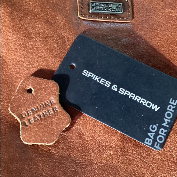 Spikes & Sparrow leather tote, zipper top,12”drop, slip in&zipper inside pockets - Picture 16 of 16